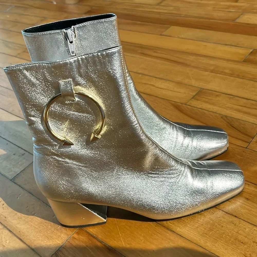 Dora  Teymur sliber block heel booties